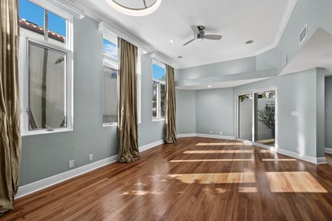 Touwnhouse à vendre à Sarasota, Floride: 2 chambres, 159.88 m2 № 2233296 - photo 15
