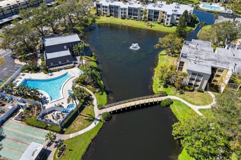 Condo in Largo, Florida, 2 bedrooms  № 2376866 - photo 16