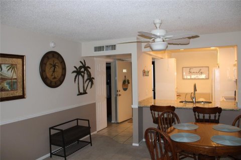 Condo in Largo, Florida, 2 bedrooms  № 2376866 - photo 6