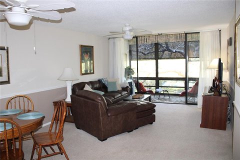 Condo in Largo, Florida, 2 bedrooms  № 2376866 - photo 4