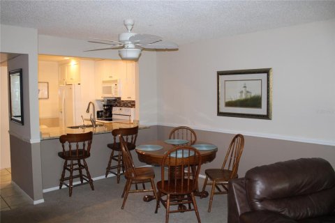 Condo in Largo, Florida, 2 bedrooms  № 2376866 - photo 5