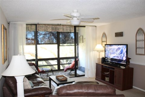 Condo in Largo, Florida, 2 bedrooms  № 2376866 - photo 3