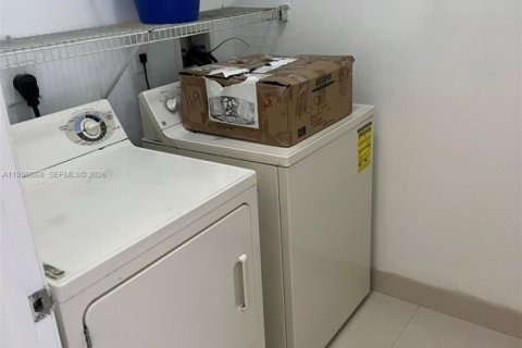 Copropriété à louer à Miramar, Floride: 3 chambres, 109.9 m2 № 2023585 - photo 15