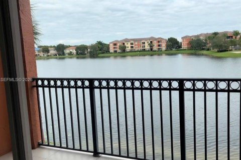 Copropriété à louer à Miramar, Floride: 3 chambres, 109.9 m2 № 2023585 - photo 2