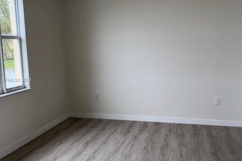 Copropriété à louer à Miramar, Floride: 3 chambres, 109.9 m2 № 2023585 - photo 9