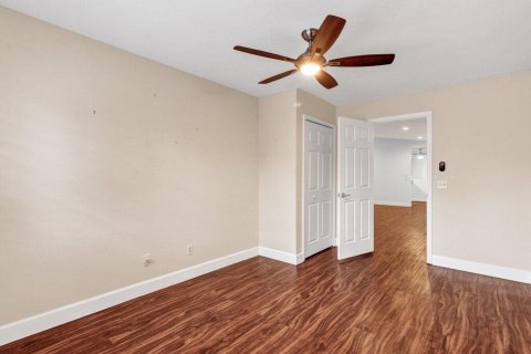 Condo in Vero Beach, Florida, 3 bedrooms  № 2173677 - photo 24
