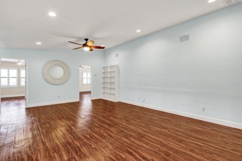 Condo in Vero Beach, Florida, 3 bedrooms  № 2173677 - photo 12
