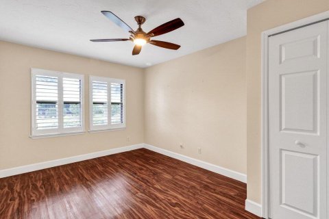 Condo in Vero Beach, Florida, 3 bedrooms  № 2173677 - photo 25