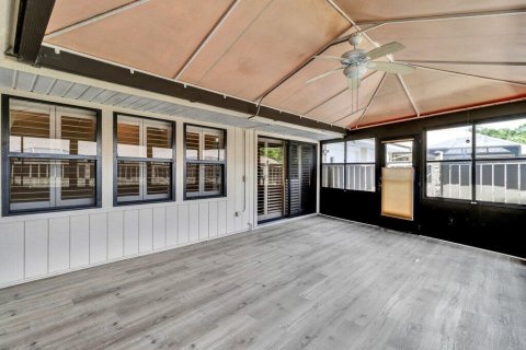 Condo in Vero Beach, Florida, 3 bedrooms  № 2173677 - photo 8