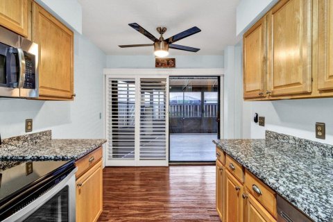 Condo in Vero Beach, Florida, 3 bedrooms  № 2173677 - photo 16