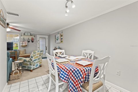 Condo in New Port Richey, Florida, 1 bedroom  № 1679920 - photo 18