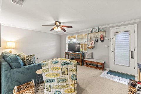 Condo in New Port Richey, Florida, 1 bedroom  № 1679920 - photo 16