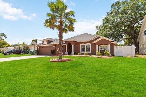 House in Winter Garden, Florida 4 bedrooms, 197.7 sq.m. № 1640461 - photo 4