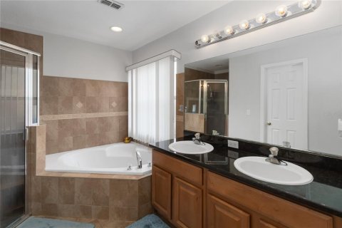 House in Winter Garden, Florida 4 bedrooms, 197.7 sq.m. № 1640461 - photo 18
