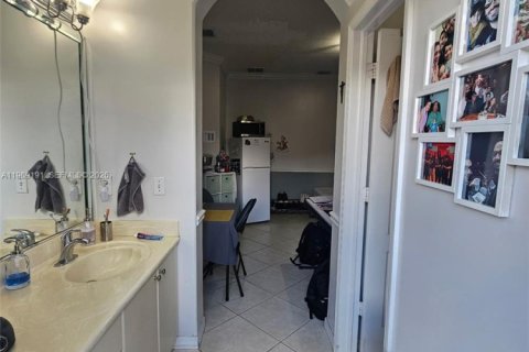 Casa en venta en Miami, Florida, 3 dormitorios, 138.05 m2 № 2031222 - foto 20