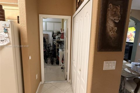 Casa en venta en Miami, Florida, 3 dormitorios, 138.05 m2 № 2031222 - foto 12