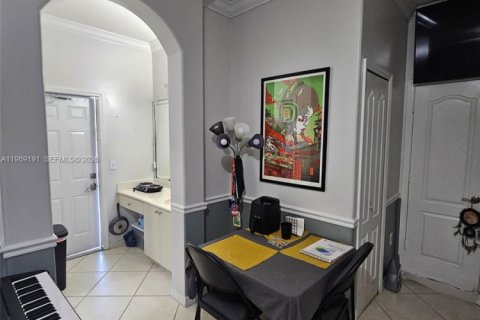 Casa en venta en Miami, Florida, 3 dormitorios, 138.05 m2 № 2031222 - foto 16