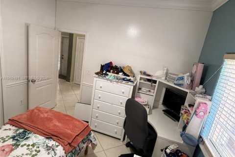 Casa en venta en Miami, Florida, 3 dormitorios, 138.05 m2 № 2031222 - foto 6