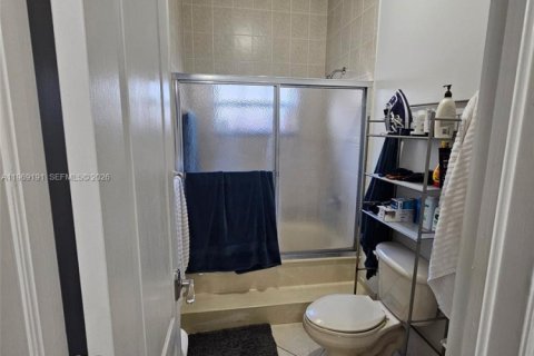 Casa en venta en Miami, Florida, 3 dormitorios, 138.05 m2 № 2031222 - foto 19
