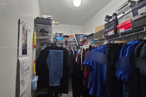 Casa en venta en Miami, Florida, 3 dormitorios, 138.05 m2 № 2031222 - foto 18