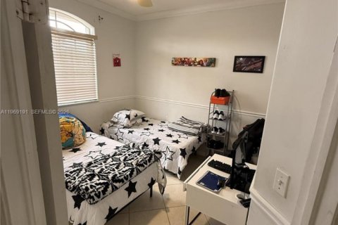 Casa en venta en Miami, Florida, 3 dormitorios, 138.05 m2 № 2031222 - foto 5