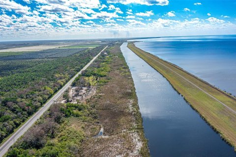 Terreno en Okeechobee, Florida № 2103412