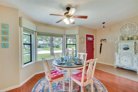House in Edgewater, Florida 4 bedrooms, 156.08 sq.m. № 2239772 - photo 9