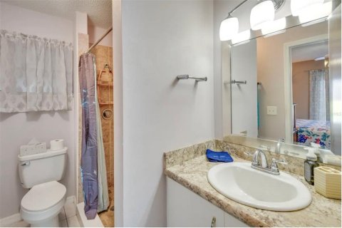 House in Edgewater, Florida 4 bedrooms, 156.08 sq.m. № 2239772 - photo 15