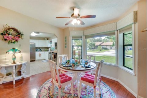 House in Edgewater, Florida 4 bedrooms, 156.08 sq.m. № 2239772 - photo 8