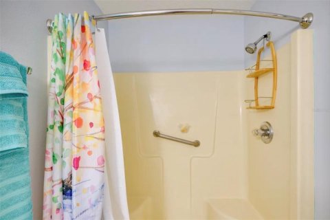 House in Edgewater, Florida 4 bedrooms, 156.08 sq.m. № 2239772 - photo 19