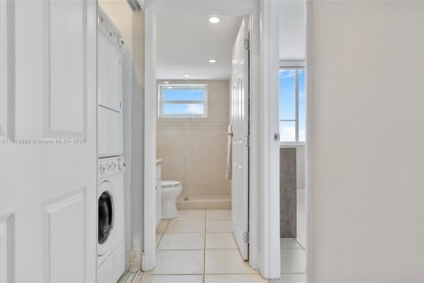 Купить кондоминиум в Майами-Бич, Флорида 2 спальни, 116.41м2, № 1969828 - фото 23