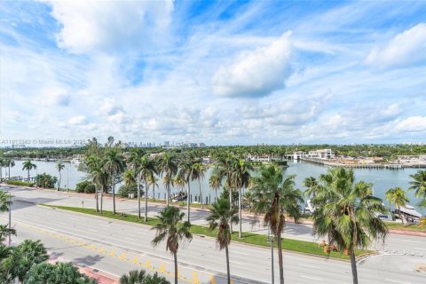 Купить кондоминиум в Майами-Бич, Флорида 2 спальни, 116.41м2, № 1969828 - фото 2