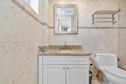 Купить кондоминиум в Майами-Бич, Флорида 2 спальни, 116.41м2, № 1969828 - фото 19