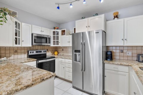 Купить кондоминиум в Майами-Бич, Флорида 2 спальни, 116.41м2, № 1969828 - фото 13