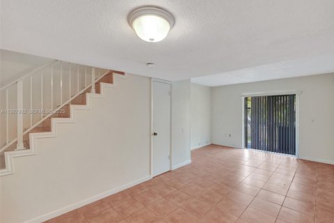 Copropriété à louer à Miami, Floride: 2 chambres, 91.79 m2 № 1987493 - photo 6
