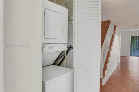 Copropriété à louer à Miami, Floride: 2 chambres, 91.79 m2 № 1987493 - photo 15