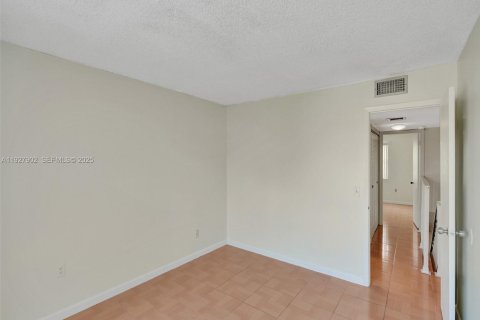 Copropriété à louer à Miami, Floride: 2 chambres, 91.79 m2 № 1987493 - photo 20