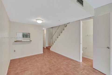 Copropriété à louer à Miami, Floride: 2 chambres, 91.79 m2 № 1987493 - photo 7