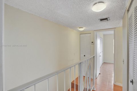 Copropriété à louer à Miami, Floride: 2 chambres, 91.79 m2 № 1987493 - photo 29