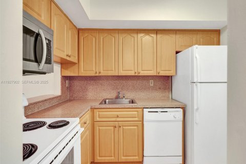 Copropriété à louer à Miami, Floride: 2 chambres, 91.79 m2 № 1987493 - photo 12