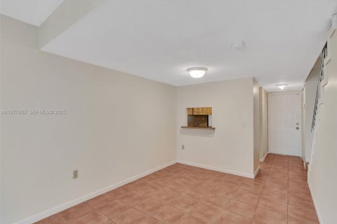 Copropriété à louer à Miami, Floride: 2 chambres, 91.79 m2 № 1987493 - photo 5