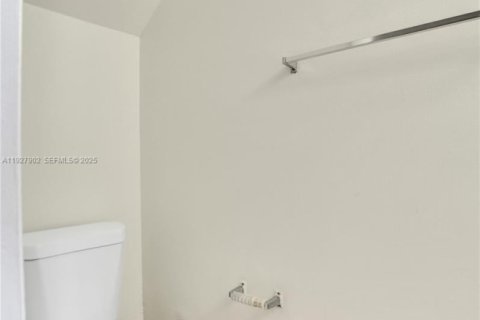 Copropriété à louer à Miami, Floride: 2 chambres, 91.79 m2 № 1987493 - photo 10