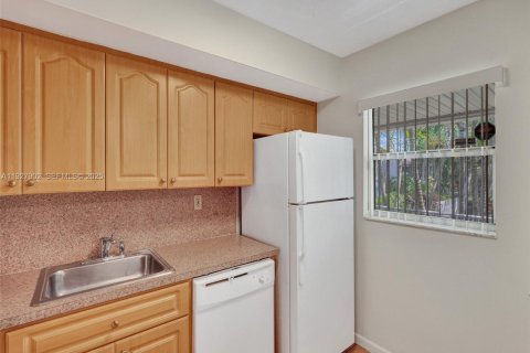 Copropriété à louer à Miami, Floride: 2 chambres, 91.79 m2 № 1987493 - photo 14