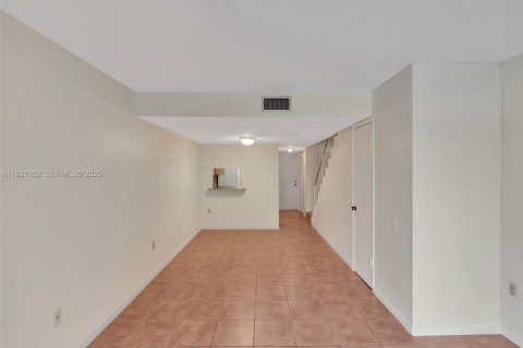 Copropriété à louer à Miami, Floride: 2 chambres, 91.79 m2 № 1987493 - photo 8