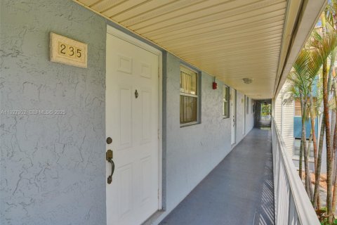 Copropriété à louer à Miami, Floride: 2 chambres, 91.79 m2 № 1987493 - photo 30