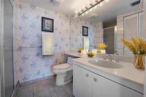 Condominio en venta en Miami, Florida, 2 dormitorios, 117.8 m2 № 1758557 - foto 23