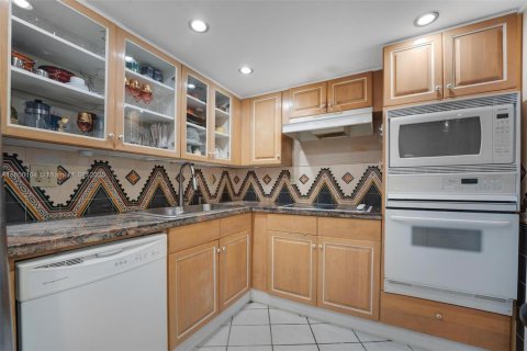 Condominio en venta en Miami, Florida, 2 dormitorios, 117.8 m2 № 1758557 - foto 19