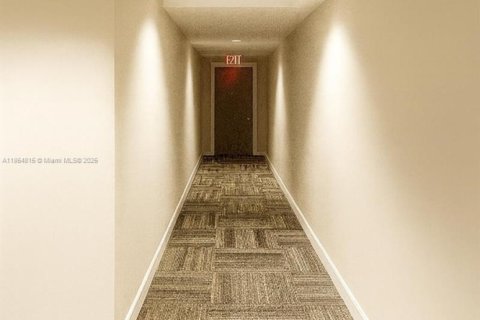 Condominio en venta en Miami Beach, Florida, 1 dormitorio, 53.79 m2 № 1893085 - foto 13