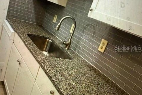 Condo in Clearwater, Florida, 2 bedrooms  № 2156596 - photo 3