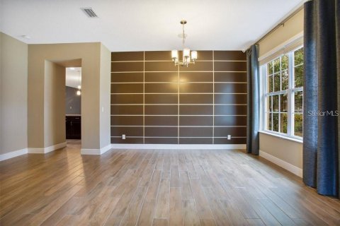 Villa ou maison à louer à Eustis, Floride: 47 chambres, 238.2 m2 № 2425999 - photo 6